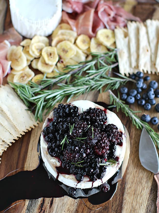 Rosemary Berry Baked Brie | Peas and Peonies
