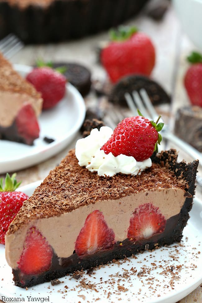 No Bake Strawberry Chocolate Pie | A Treat's Affair