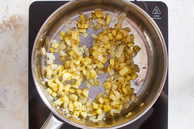 how to make apple ham and cheese frittata
