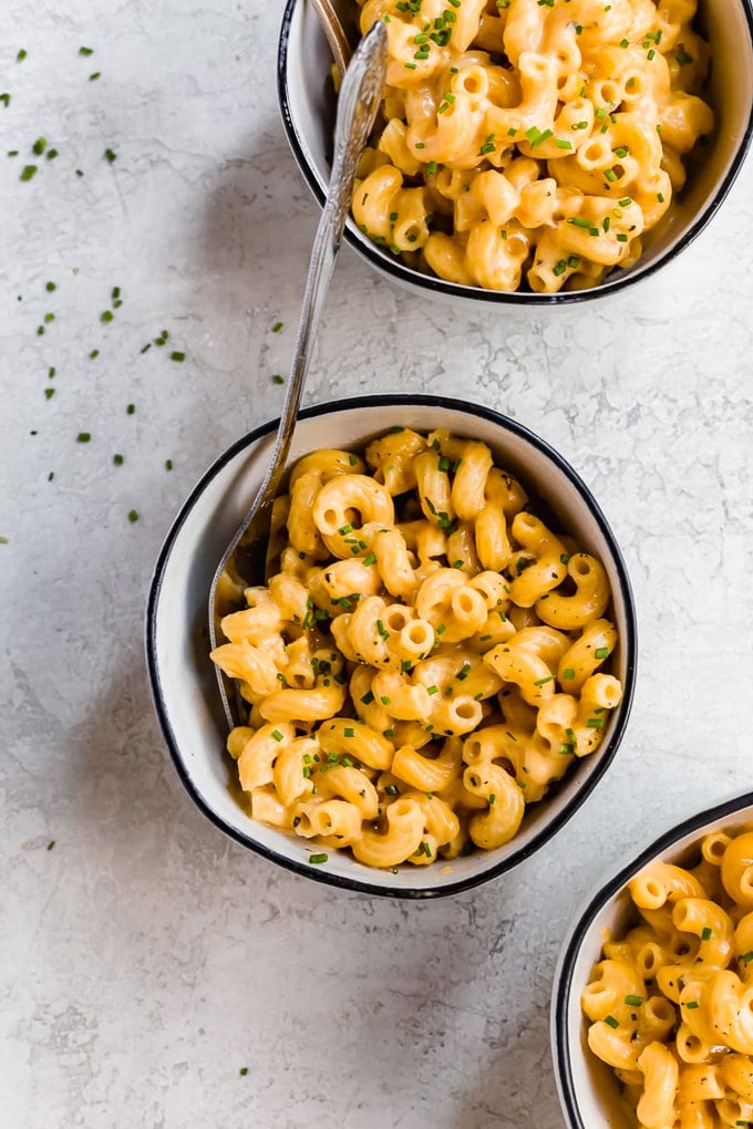 Easy one pot mac and cheese in white bowls
