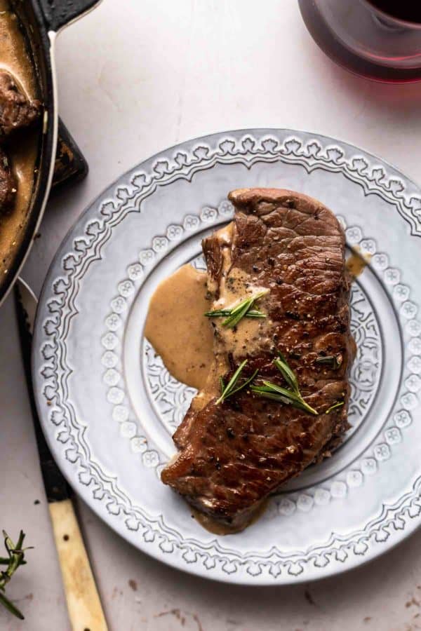 Garlic Rosemary Steak with Sherry Cream Sauce Kitovet