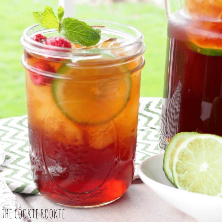 Raspberry sweet tea cocktail with garnish