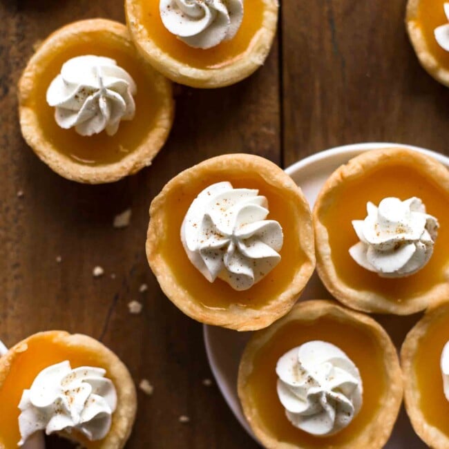 Pumpkin Pie Jello Shots! BEST THING EVER! These are so cute and delicious! - The Cookie Rookie