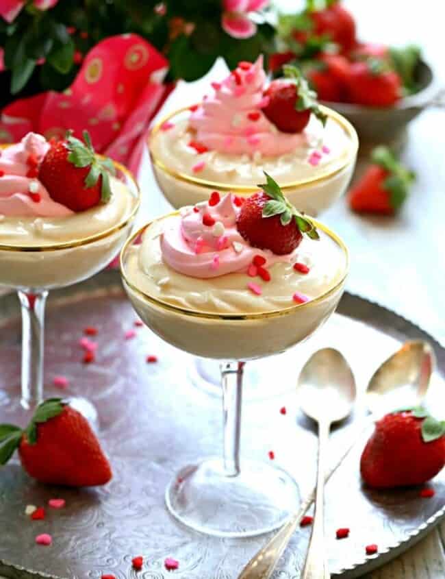 three no bake cheesecake cups