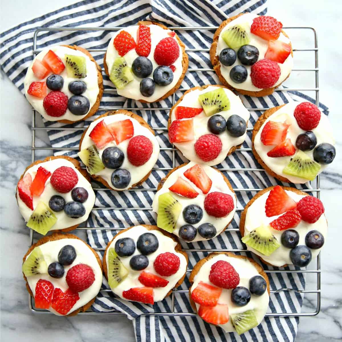 mini chocolate chip cookie fruit pizzas