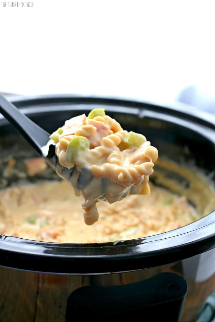 Slow Cooker Hawaiian Pizza Macaroni and Cheese, an EASY crockpot mac and cheese, easy cheesy goodness! A favorite meal at our house!