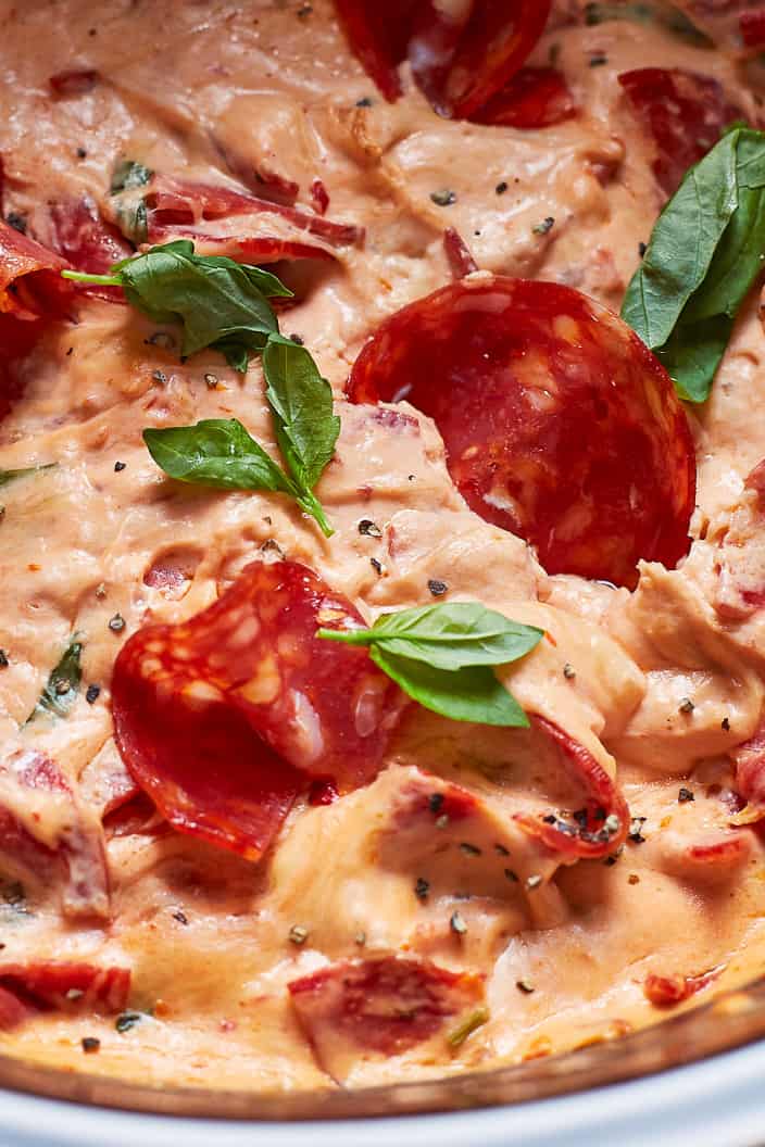 up close crockpot pepperoni pizza dip