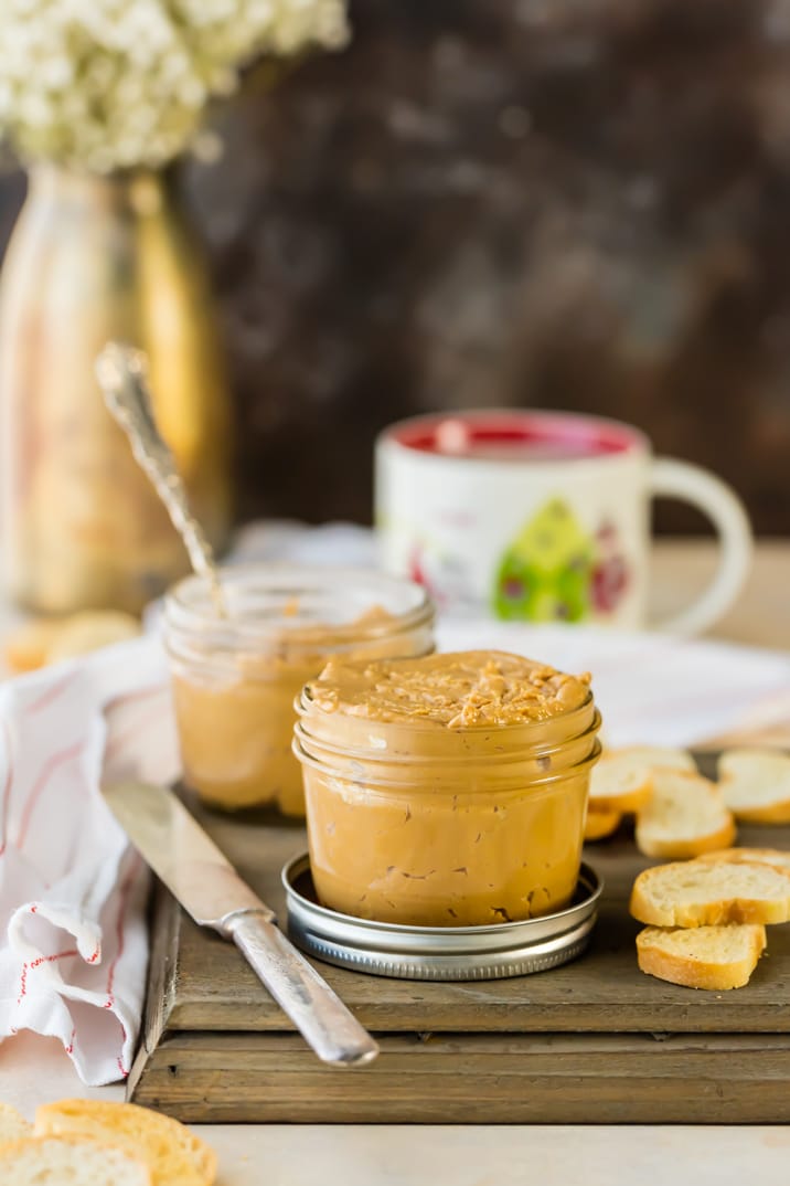 jars of peanut butter fluff