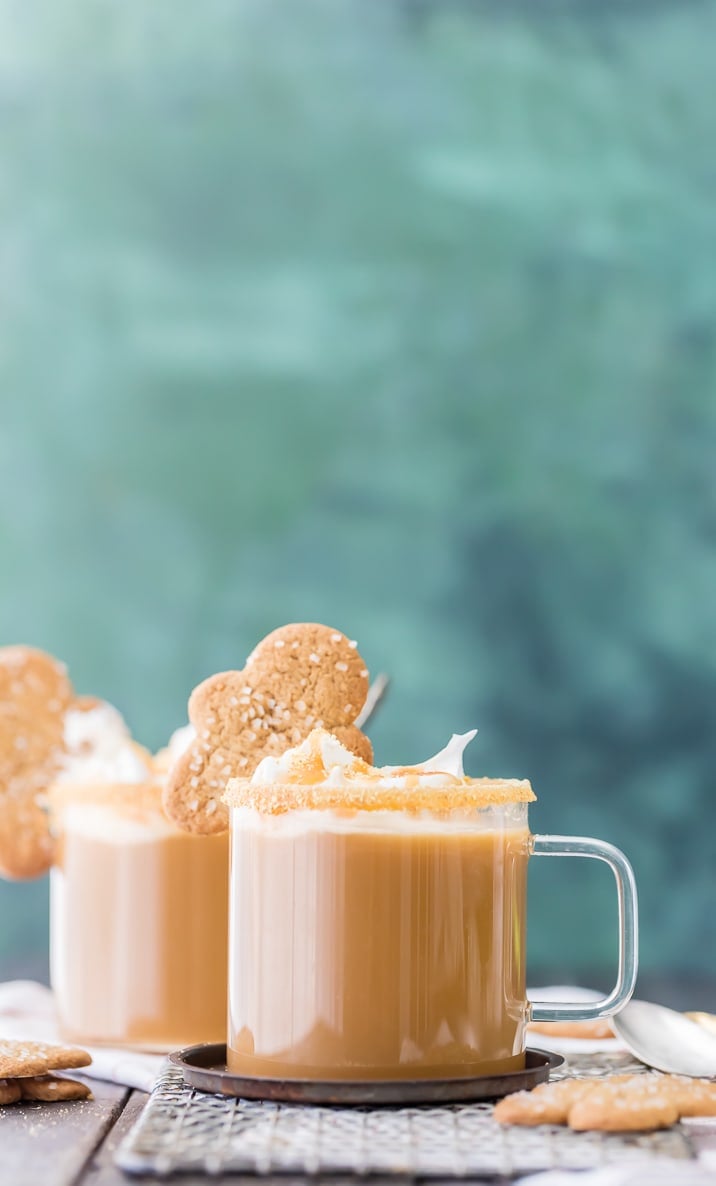 How to make a gingerbread latte at home