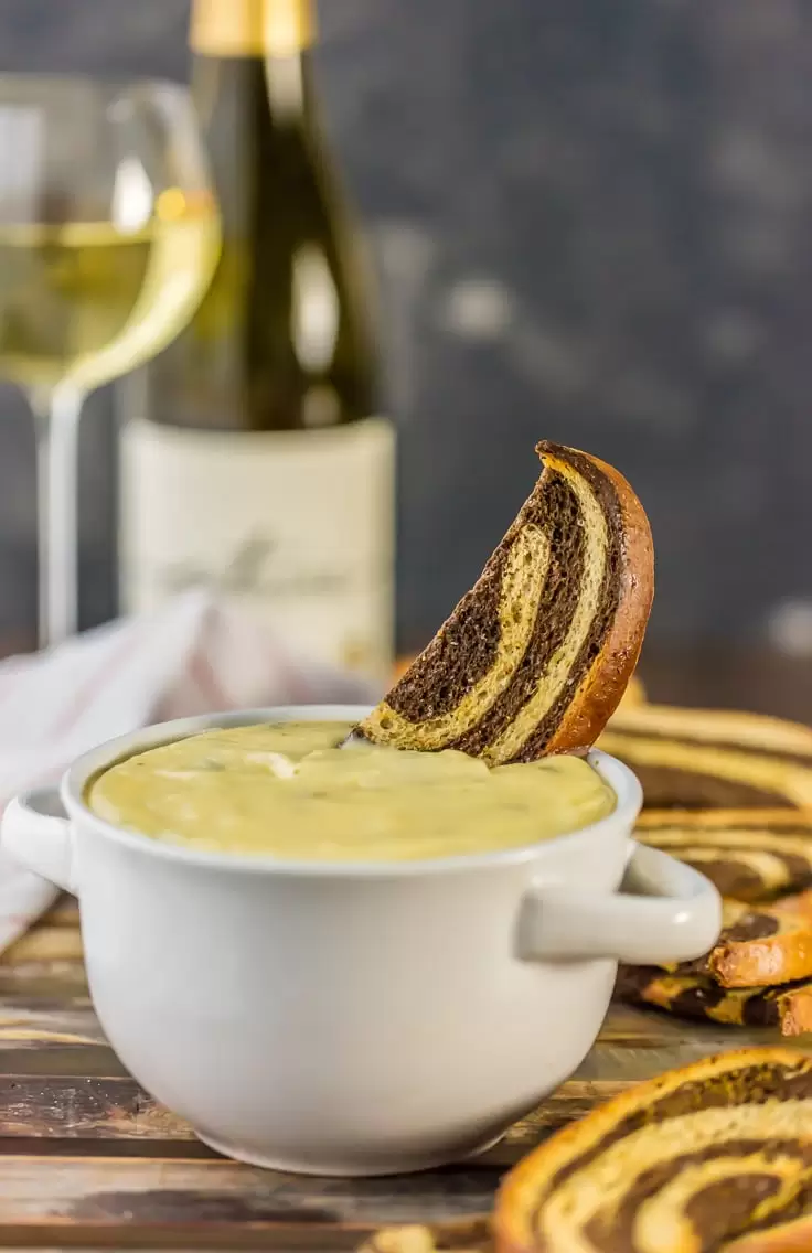 White Wine Fondue | 10 Classy Fondue Recipes and Dipping Ideas for New Years Eve Parties
