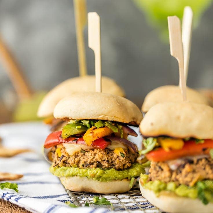 Hummus Fajita Black Bean Veggie Sliders (Mini Black Bean Burgers)