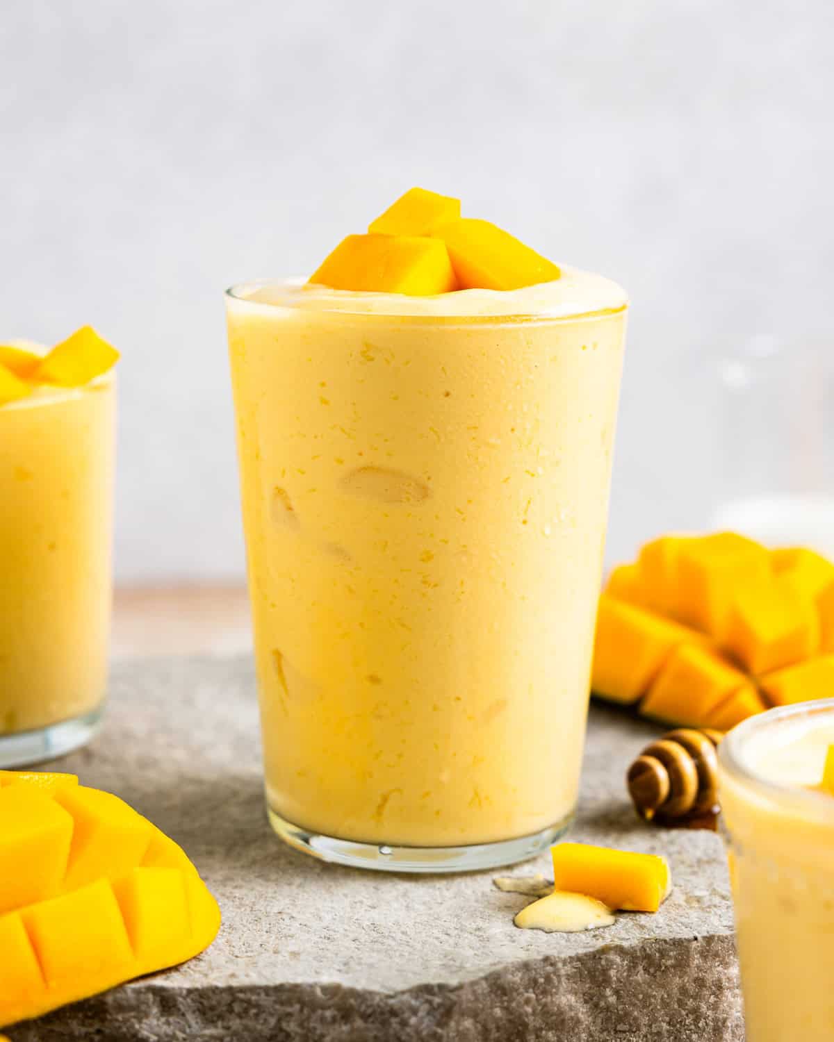 14 Quick Easy Mango Smoothie Recipes For Refreshing Treats Tastiquo