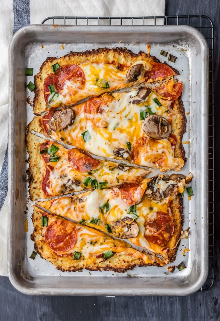 low carb cauliflower pizza crust (pepperoni mushroom pizza)