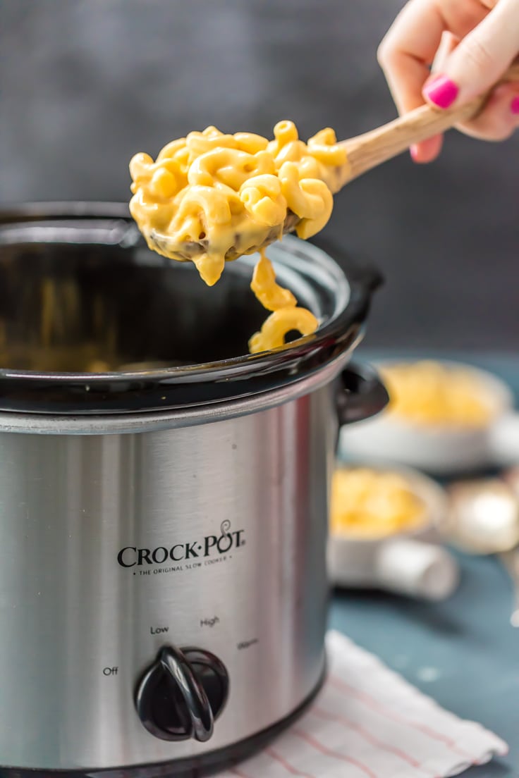 Slow Cooker Macaroni and Cheese is a super easy mac and cheese recipe perfect for any occasion! Great for busy weeknights. Delicious and creamy macaroni and cheese made in a crockpot!