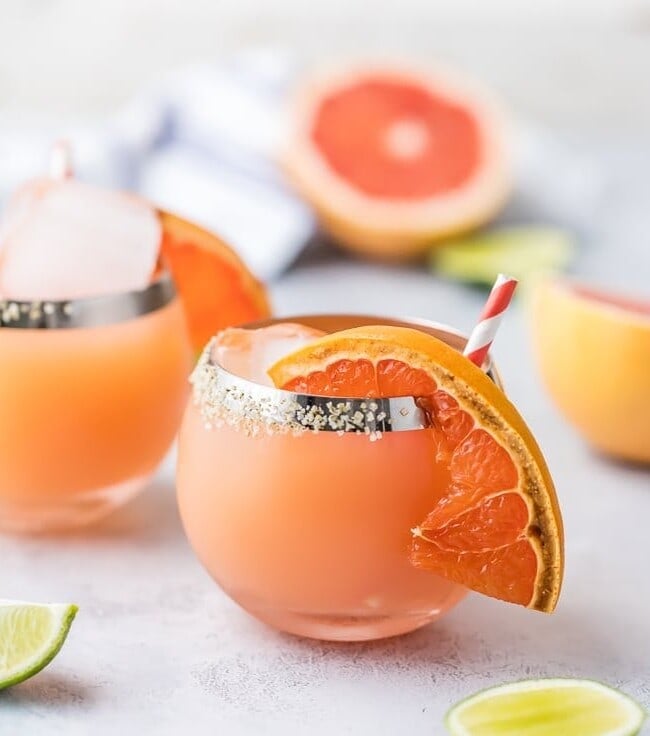 Cheers to Cinco de Mayo with an easy BROILED GRAPEFRUIT MARGARITA! The perfect combination of flavors for a great tangy sweet refreshing margarita perfect for any Summer day!