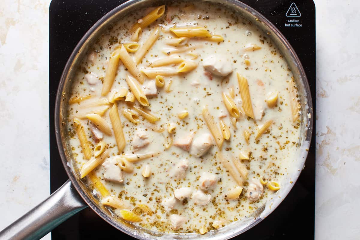 Simple One-Skillet Chicken Alfredo Pasta Recipe