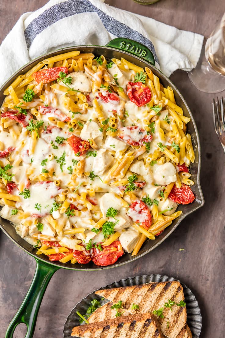 One Pot Chicken Alfredo {The Cookie Rookie}