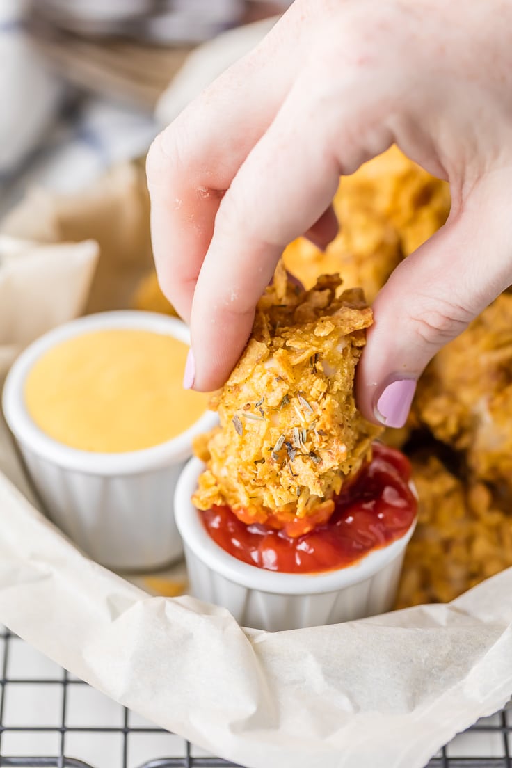 FREEZER FRIENDLY FRENCH ONION CHICKEN NUGGETS! Baked in the oven to make skinny chicken nuggets, crispy from the sunchip coating. BEST EVER! Great for both kids and adults. Make now, freeze, and eat later!