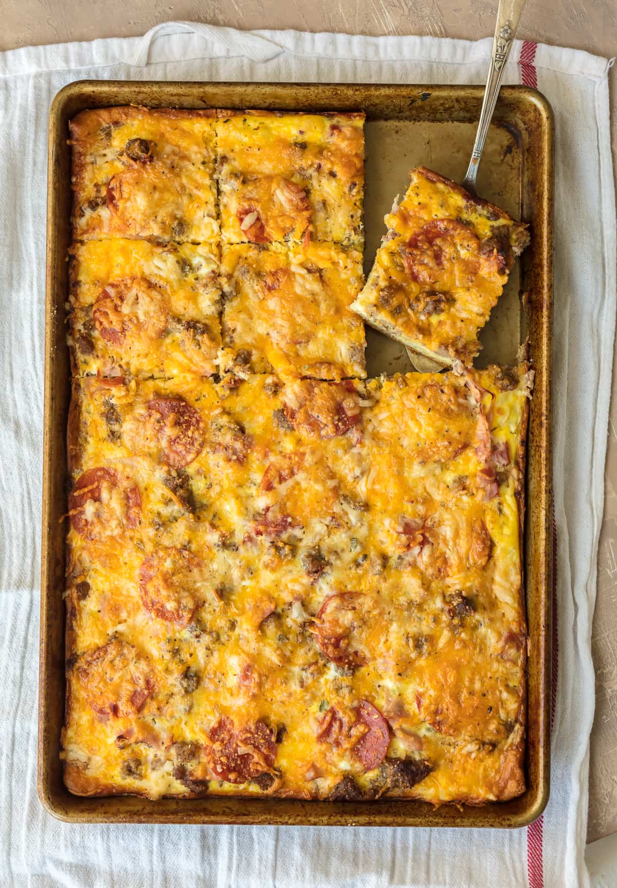 meat lovers pizza (sheet pan breakfast pizza)