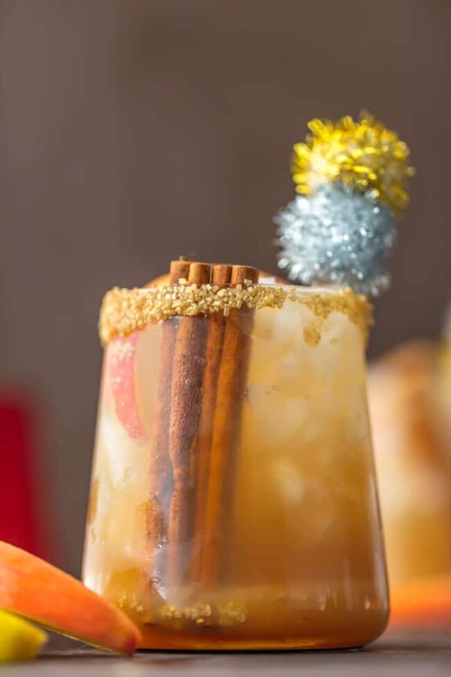 Sparkling Apple Pie on the Rocks (Apple Cider Cocktail) Recipe The