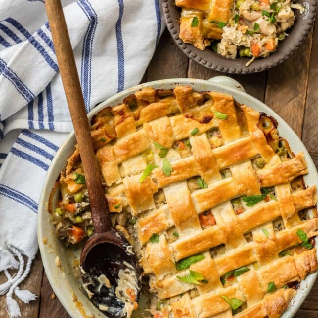 Chicken Pot Pie Casserole is such an easy way to make Chicken Pot Pie. This crazy good Recipe for Chicken Pot Pie is the ultimate easy comfort food! This AMAZING Chicken Pot Pie Recipe is loaded with carrots, peas, chicken, and topped with flakey pie crust. OBSESSED is an understatement! 