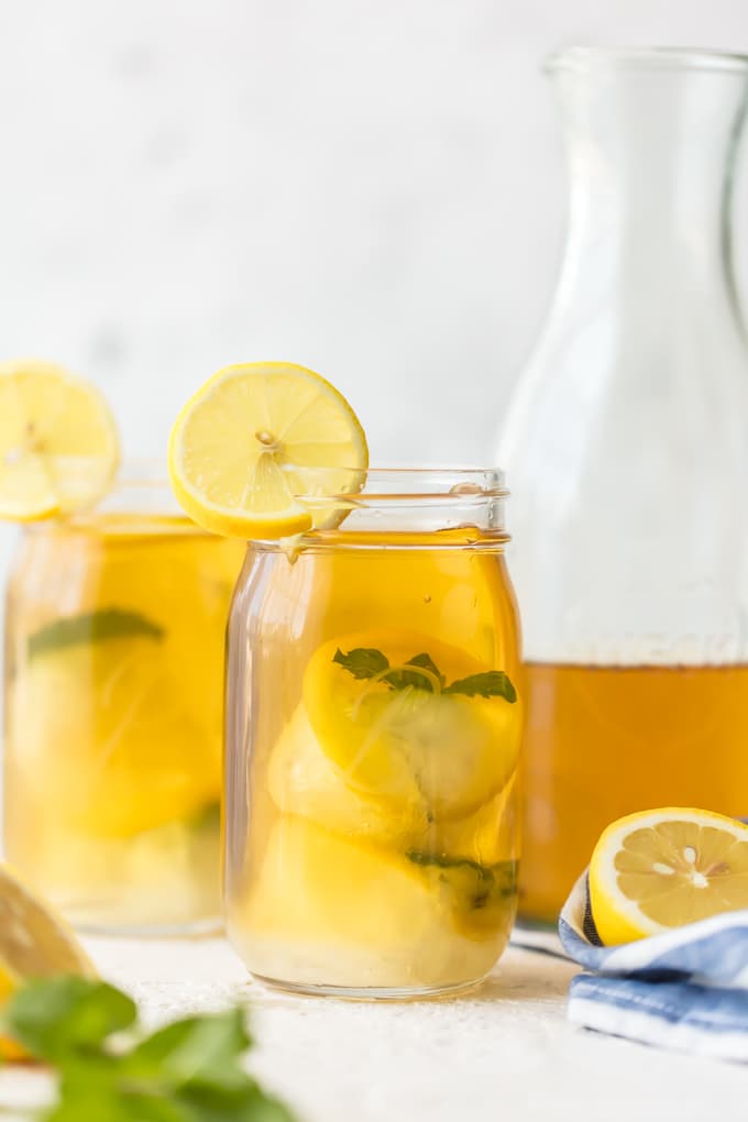 Every glass of iced tea needs LEMON MINT SIMPLY SYRUP ICE CUBES! Just mix, freeze, and drop in your favorite iced tea to make a sweet Summer treat. No more watered down sweet tea for me!