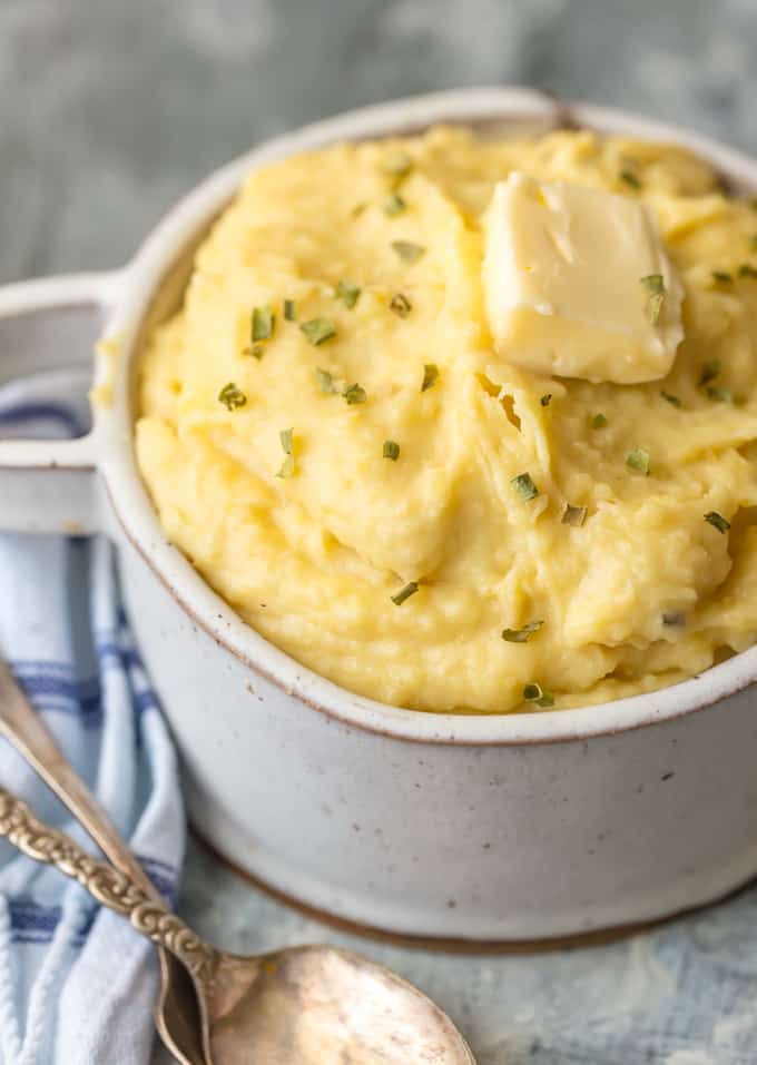 Slow Cooker Mashed Potatoes with Garlic Butter 