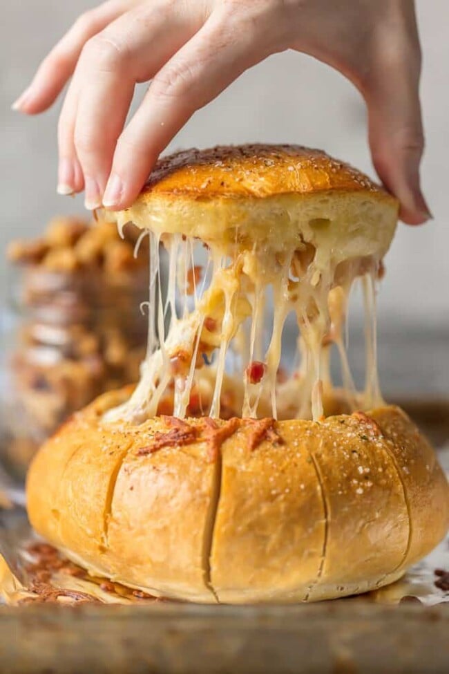 Baked Brie Bread Bowl Recipe with Bacon & Candied Walnuts (Baked Brie