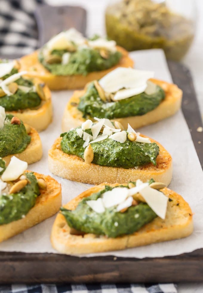 crostini topped with spinach dip