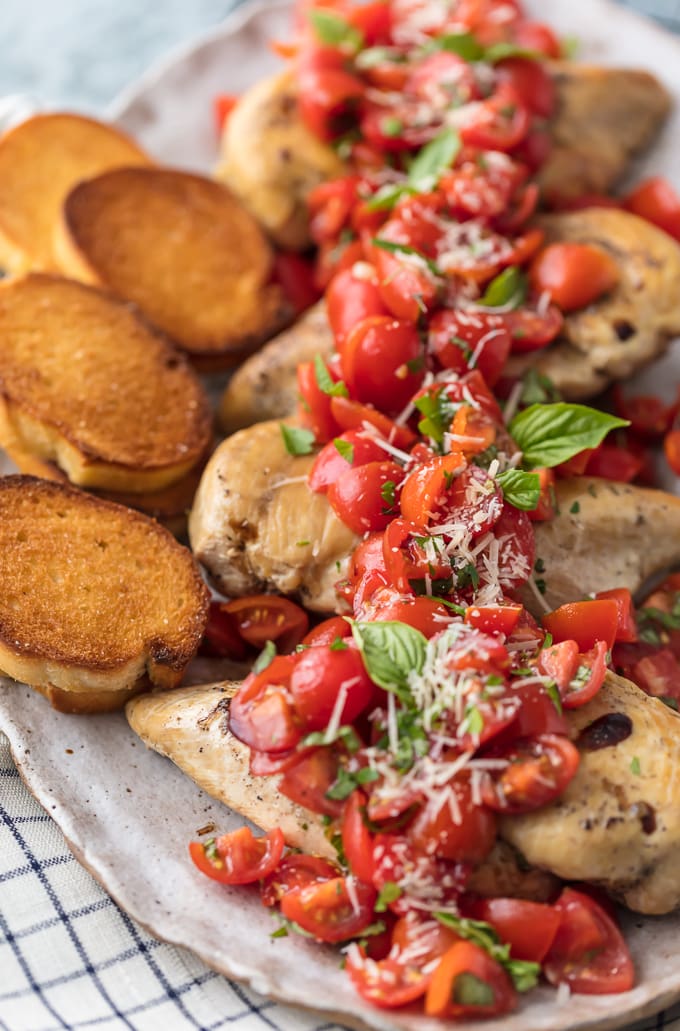 chicken bruschetta with toasted bread