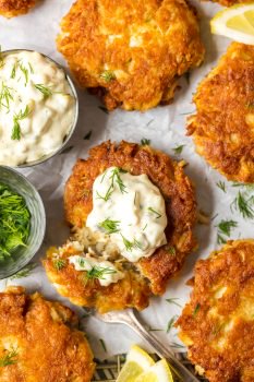 The BEST CRAB CAKE RECIPE is right here in front of you! I loooove fresh, crispy crab cakes, and these Baltimore Crab Cakes are really hitting the spot. This crab cake recipe is my ideal seafood dinner, and once we add on the homemade tartar sauce...YUM! I can't get enough of these things.