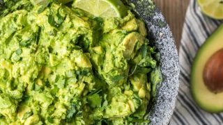 Best Guacamole Recipe Ever! (Simple Guacamole Recipe)