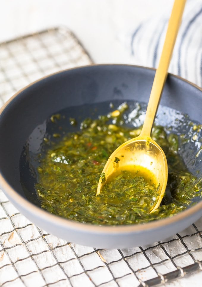 How to make chimichurri sauce