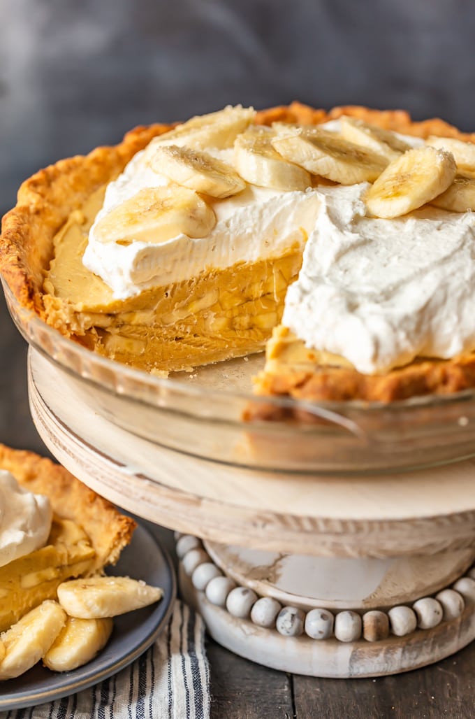 Easy banana cream pie on a clear pie dish