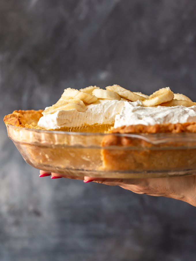 Banana Cream Pie in a clear glass dish