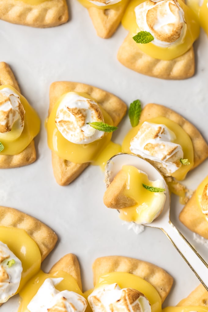 Mini lemon meringue pie cookies