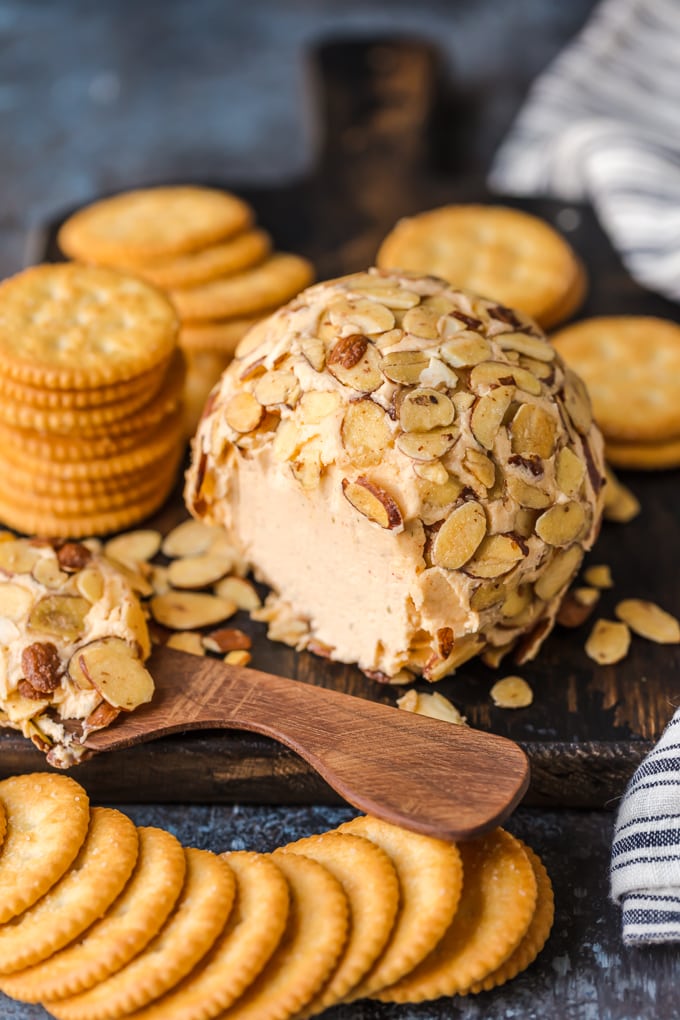 Easy cheese ball recipe served with crackers