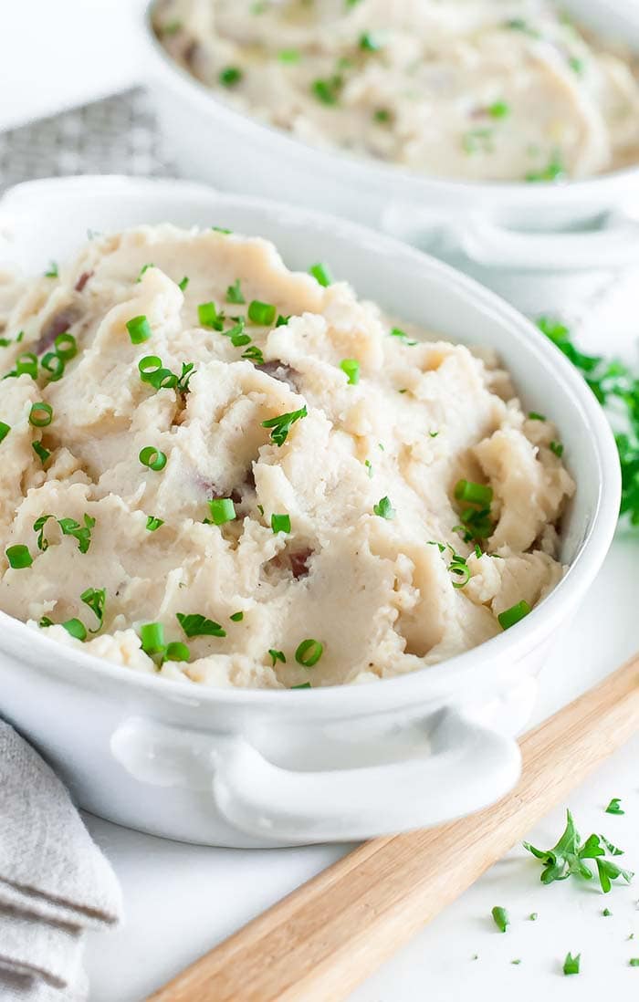 Slow Cooker Creamy Cauliflower Mashed Potatoes | Peas and Crayons