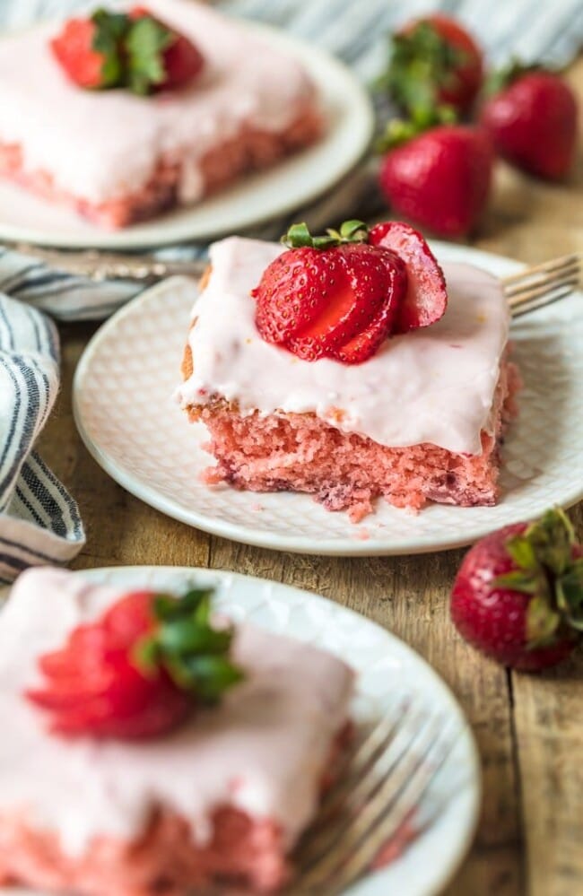 Fresh Strawberry Cake with Strawberry Cream Cheese Icing Recipe The