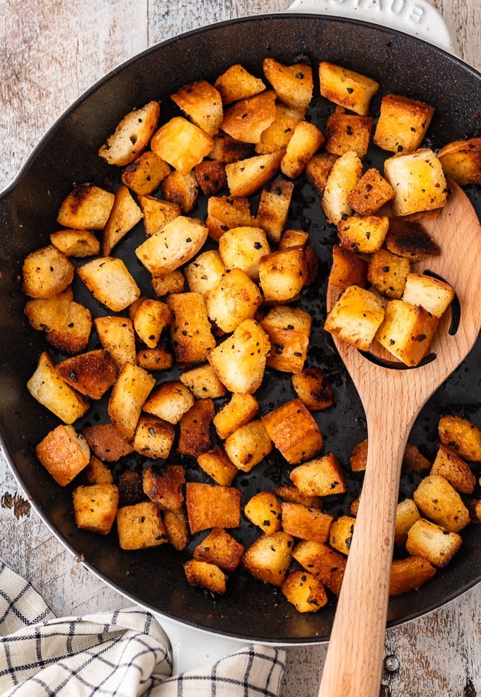 garlic crouton recipe in a large skillet