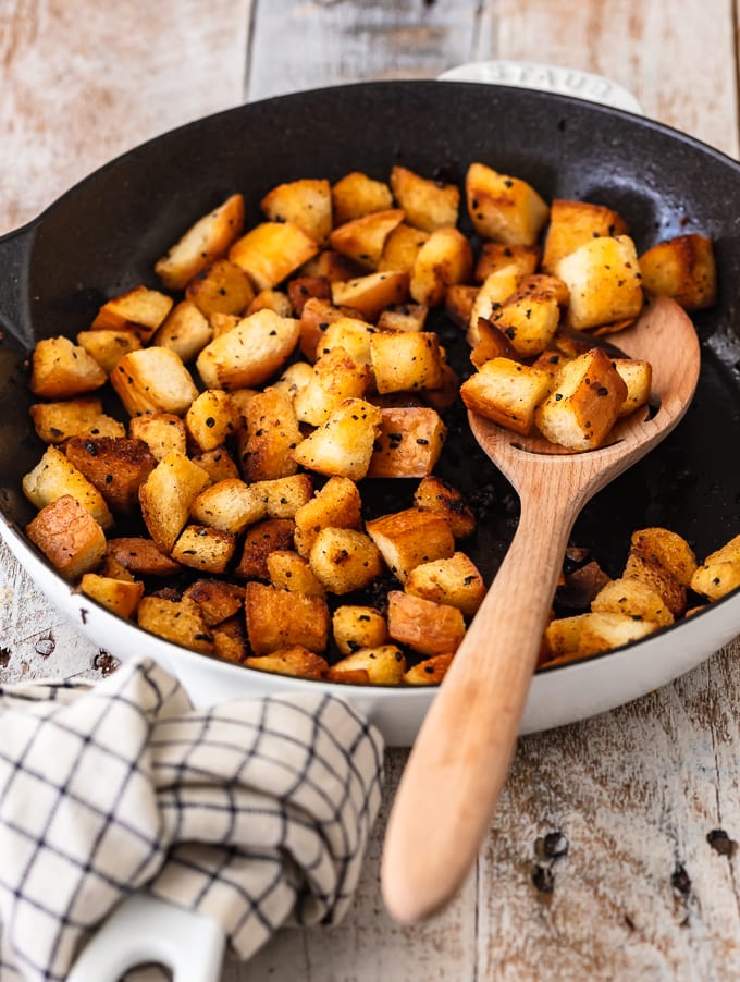 Making croutons in a skillet