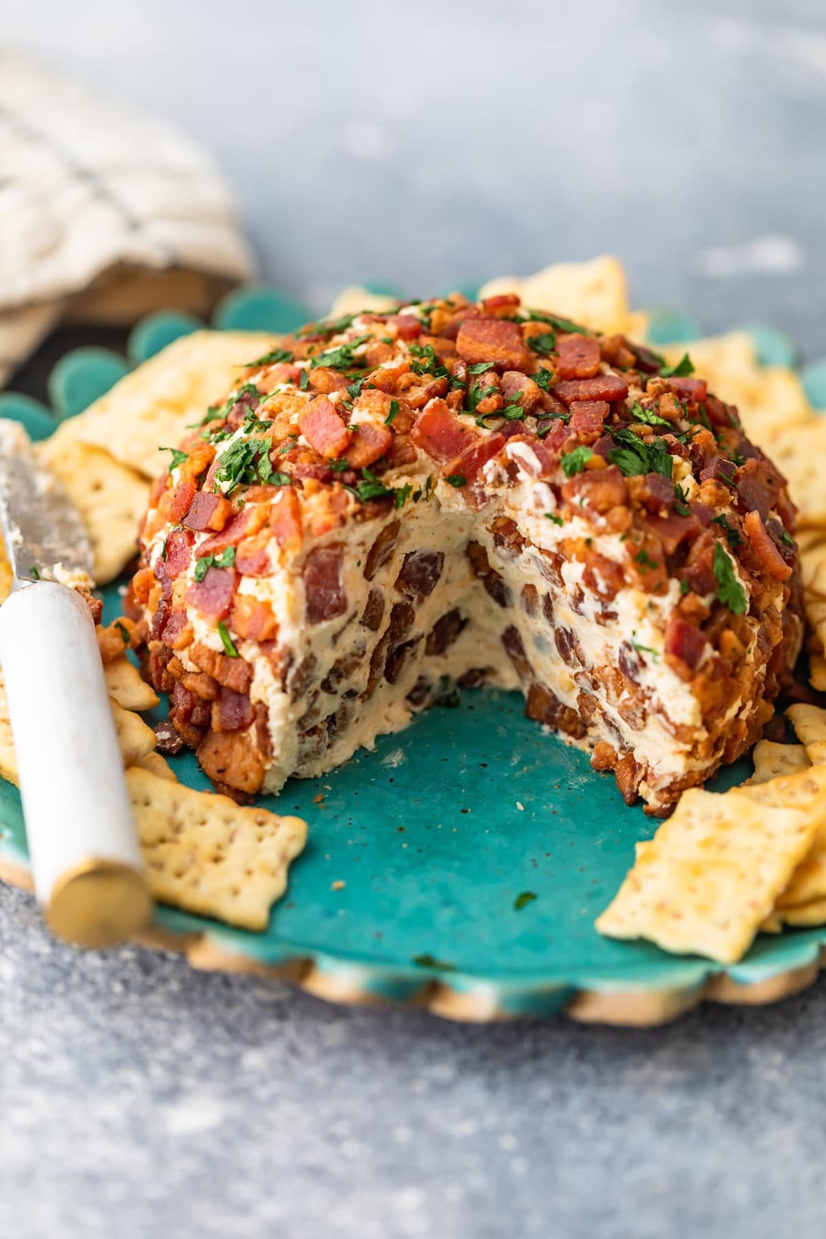 bacon ranch cheese ball with crackers