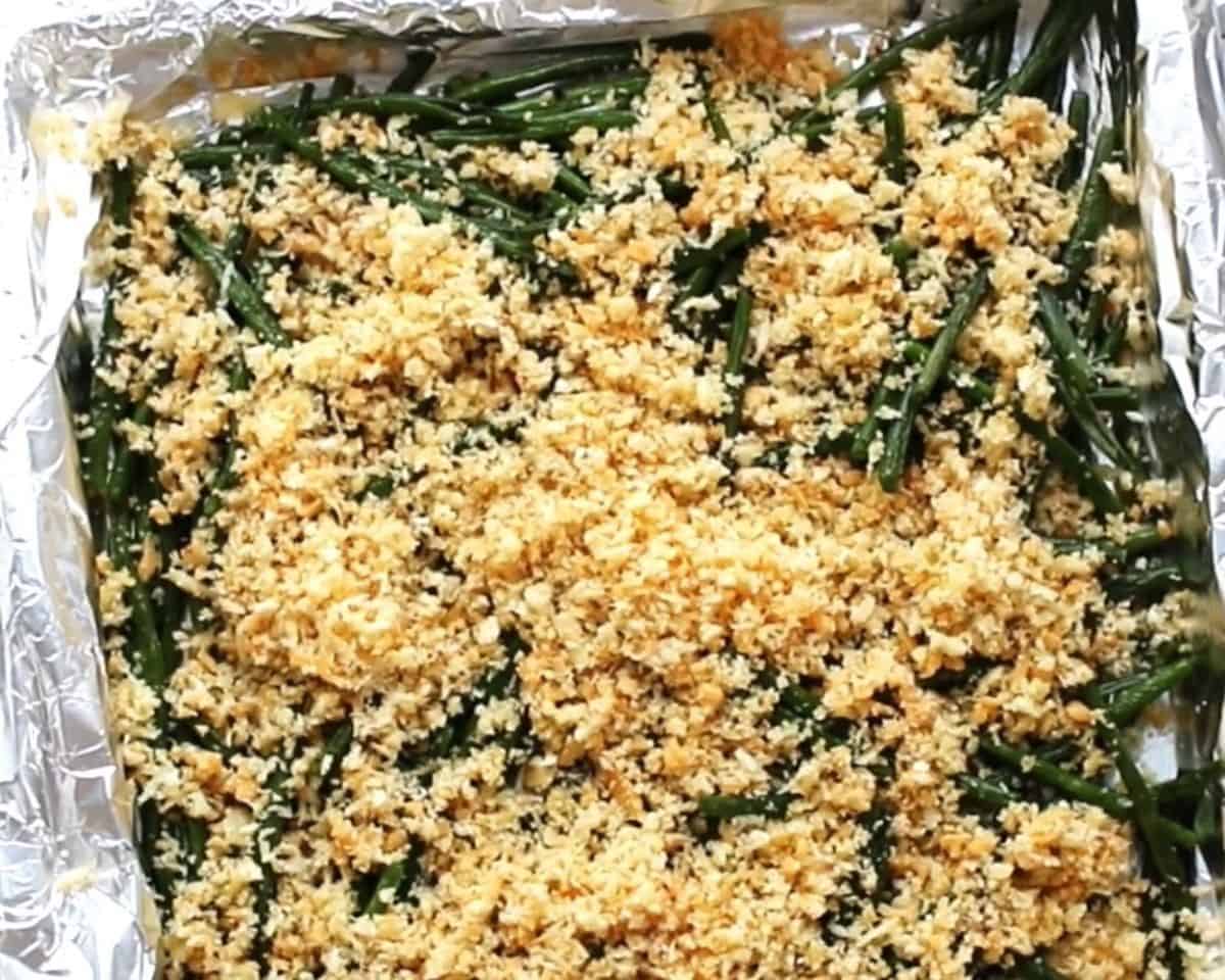 Green beans covered with the panko and cheese mixture.