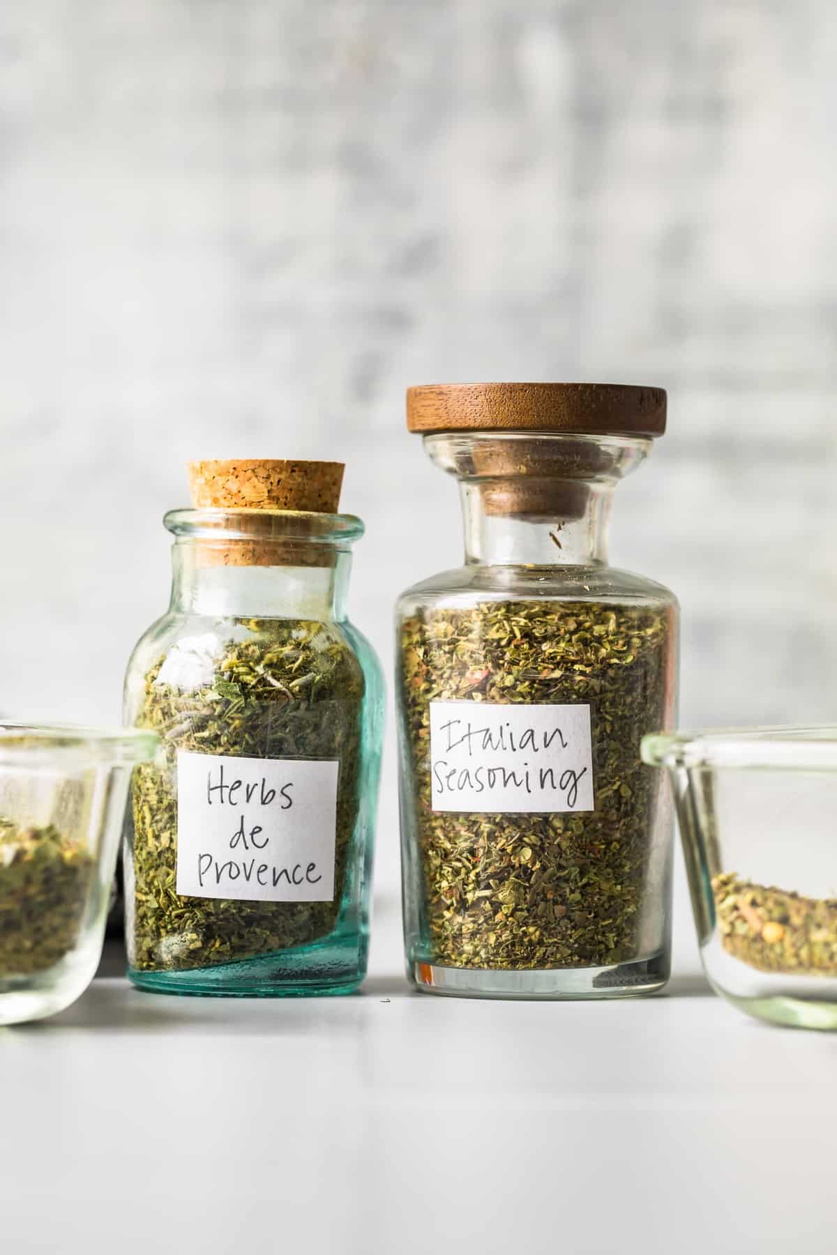 https://www.thecookierookie.com/wp-content/uploads/2019/08/homemade-herbs-de-provence-recipe-6-of-6.jpg