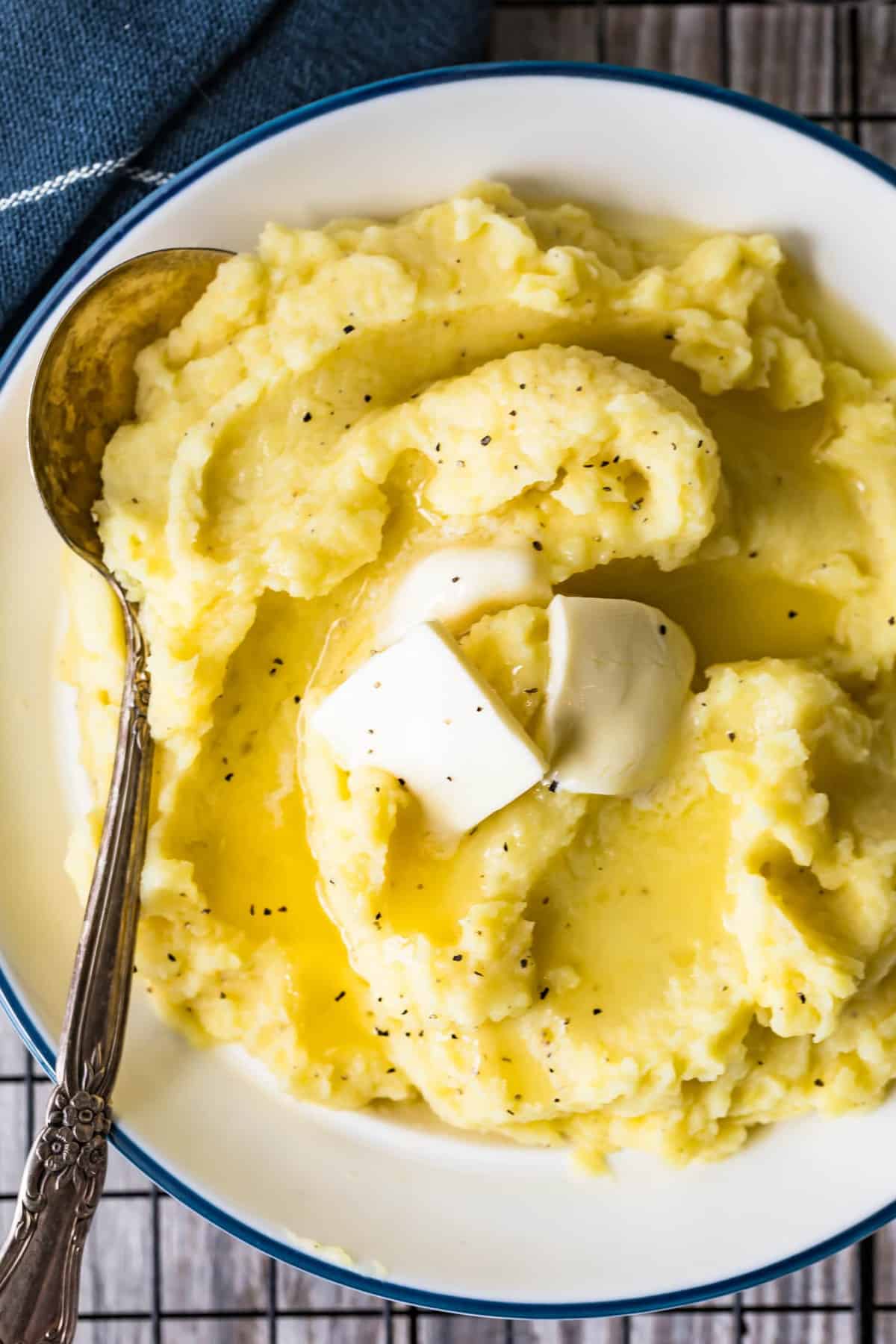 Easy Mashed Potatoes Recipe (Boiled in Milk) - (HOW TO VIDEO!!)