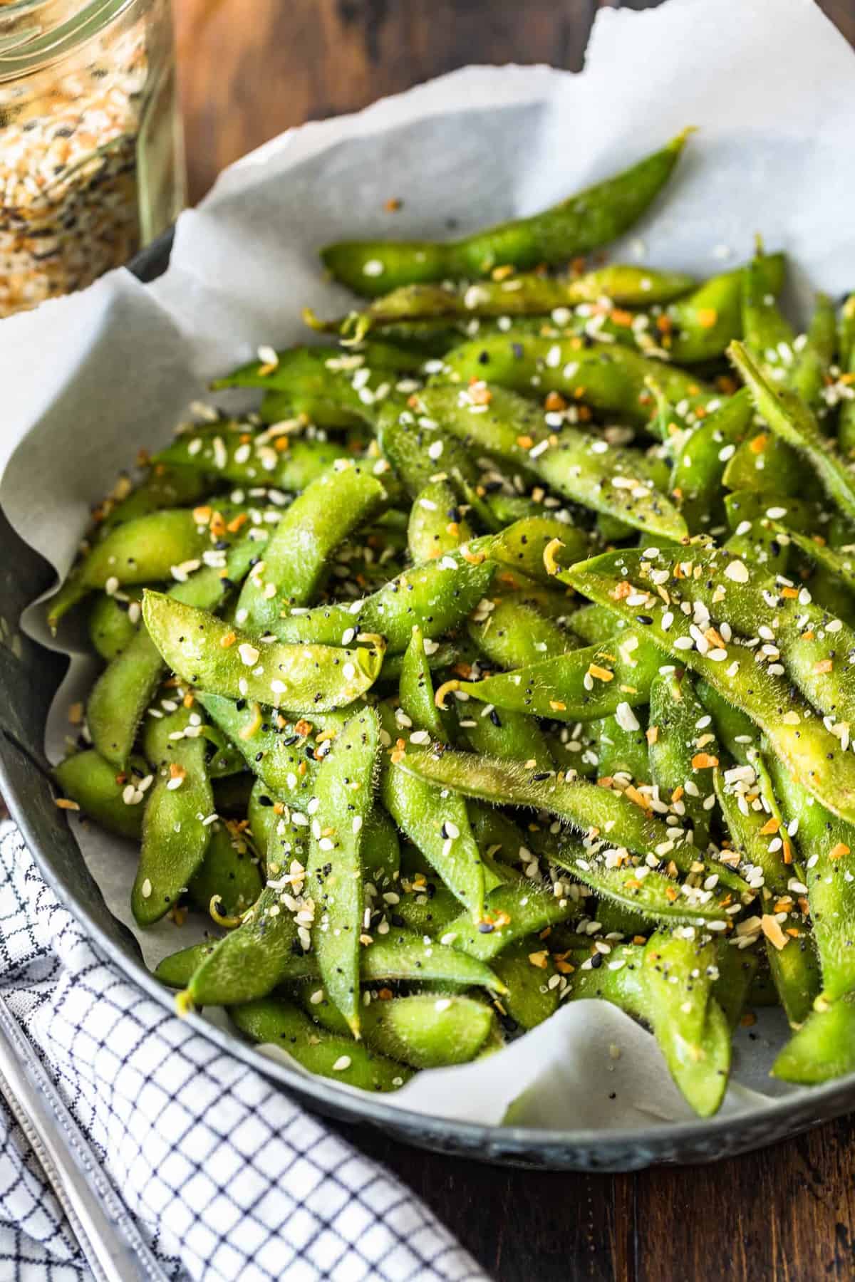 a bowl of edamame seasoned with everything bagel seasoning