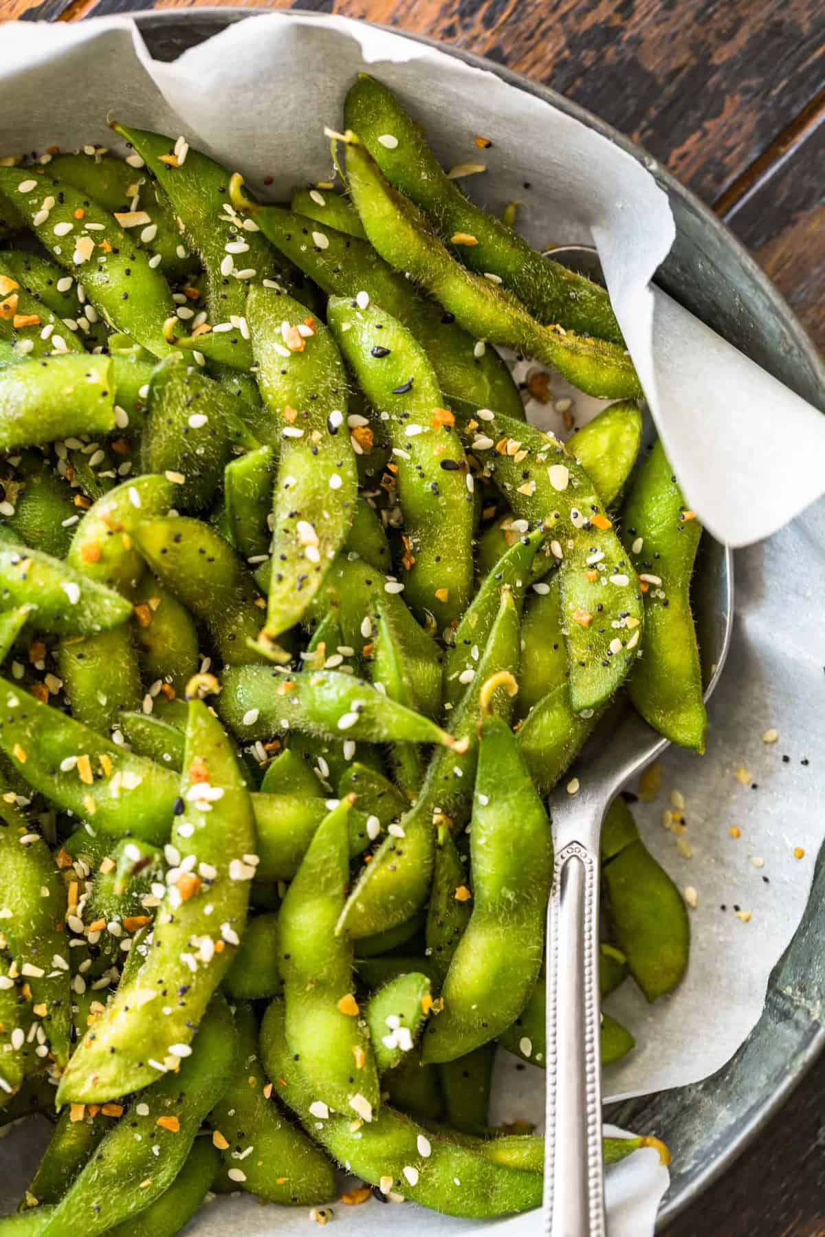 A close up view of edamame seasoned with everything bagel seasoning