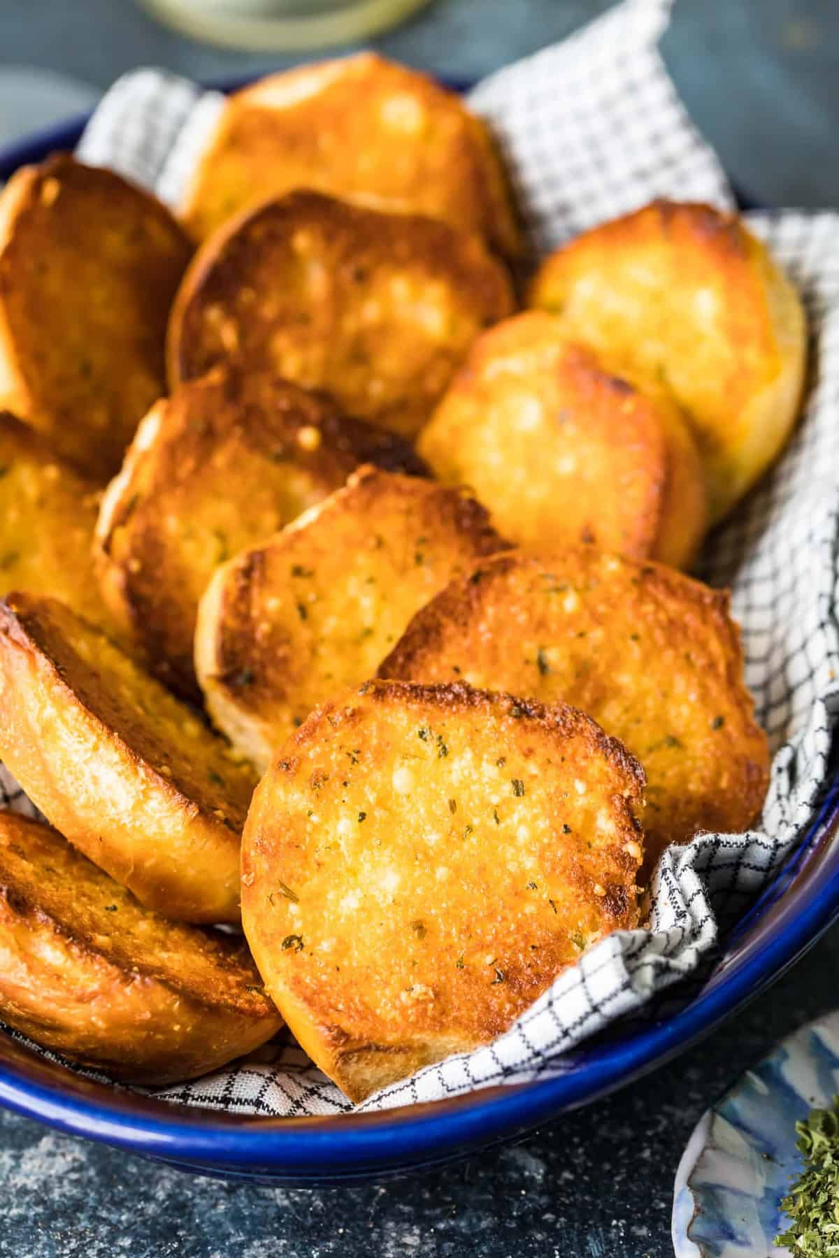 Parmesan Crusted Hawaiian Rolls in a bowl ready to serve