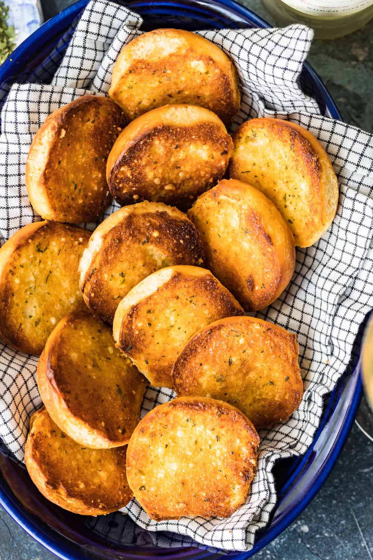 Toasted rolls ready to serve