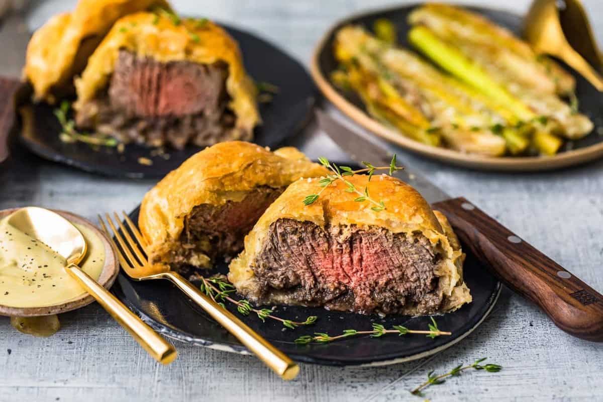 Medium rare beef in a pastry case